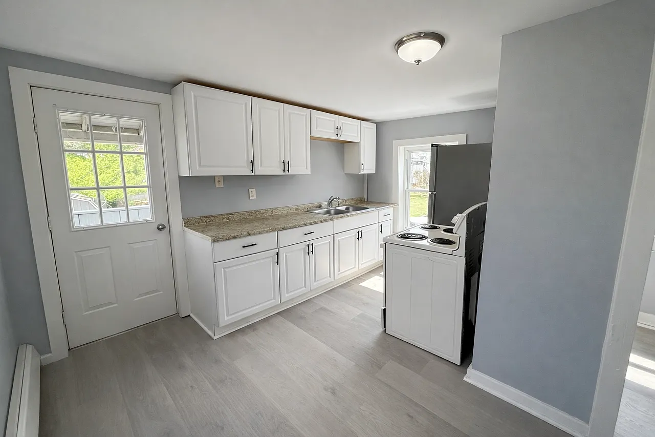 10 Farm Hill Rd — Photo 2