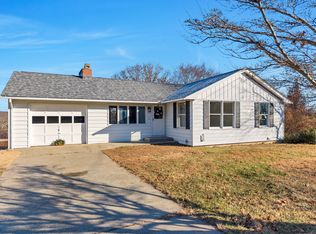 11 Dunbar Rd, Quaker Hill, CT 06375