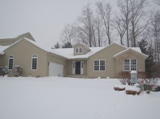 65 Glenview Dr, Aurora, OH 44202