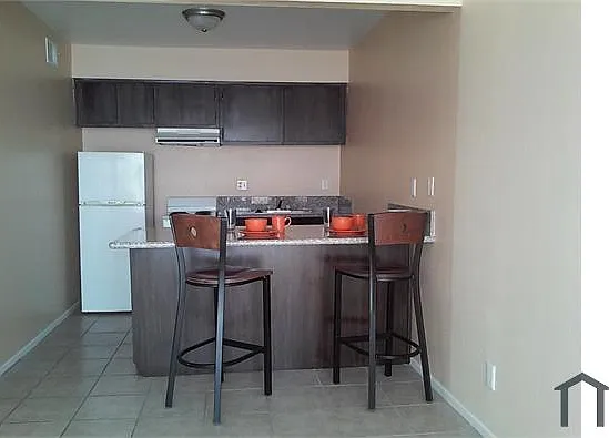 5800 Bromley Ave — Photo 2