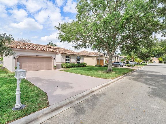 5th image of 5917 NW 73rd Court