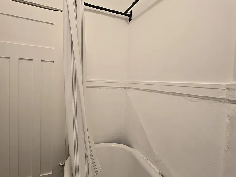 Ansonia Apartments — Photo 7