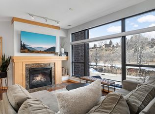 304 Spring St, Saint Paul, MN 55102