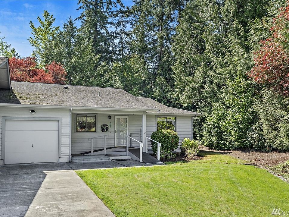 Welcome to Northridge!  This charming one level condominium home is located in a peaceful setting in this attractive community.  Residents enjoy a walkable neighborhood, an indoor swimming pool, & other amenities in the nearby clubhouse. 