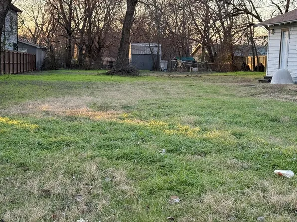 1203 Mill St, Gainesville, TX 76240