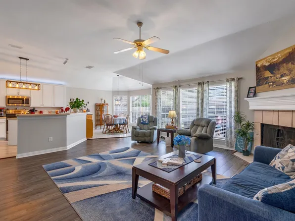 408 Jeffdale Dr, Burleson, TX 76028