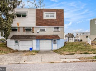 811 Lawler St, Philadelphia, PA 19116