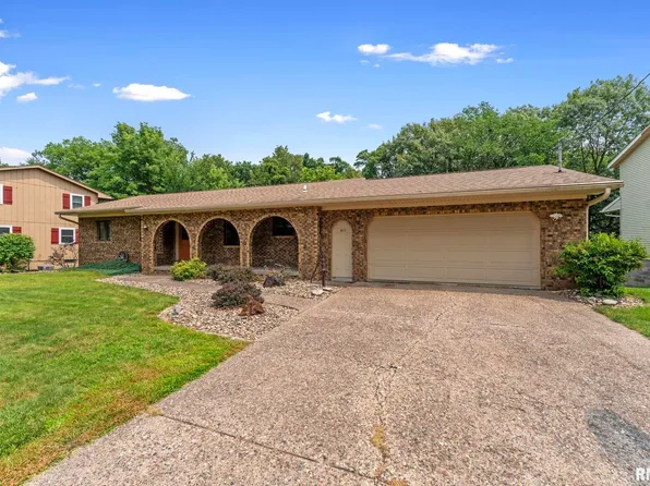 511 E 5th St, Coal Valley, IL 61240