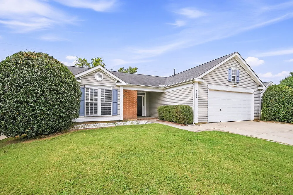 3 bed, 2.0 bath, 1410 sqft, $1,875 — Photo 2