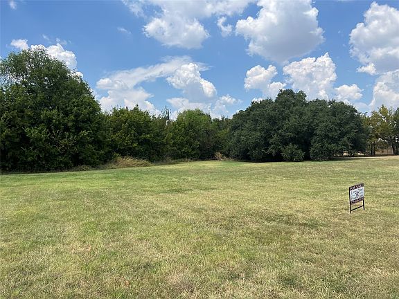 4th image of 114 Greentree Cir