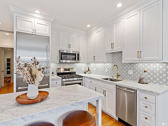 2nd image of 1310 Greenwich St #301