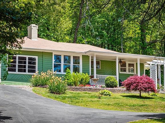 3rd image of 1211 Scenic Dr