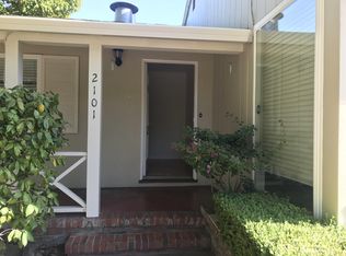 2101 Trousdale Dr, Burlingame, CA 94010