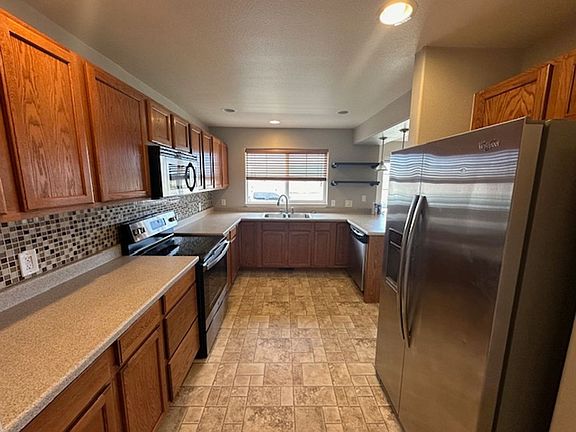 3rd image of 1120 Longbow Ln APT A