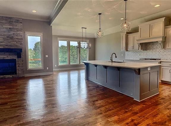 4th image of 2605 NE 92nd St