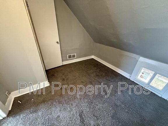 3rd image of 3806 W Rohr Ave