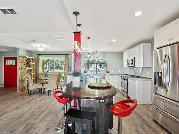5th image of 1325 Juniper Ln