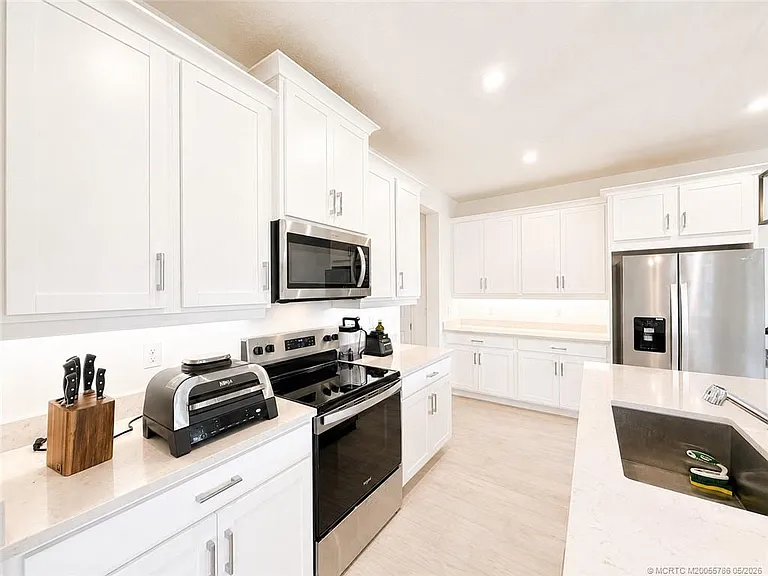 3583 NW Solange Ct — Photo 8