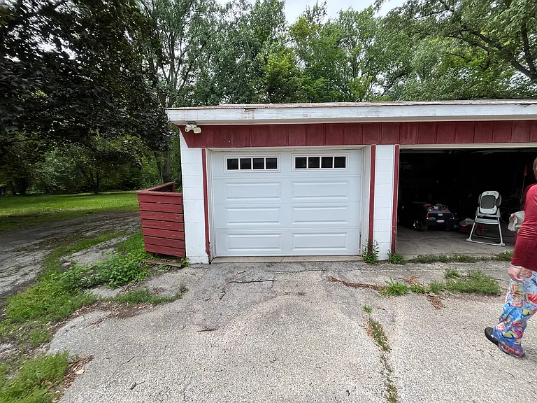 1028 Kilbourne Rd — Photo 7