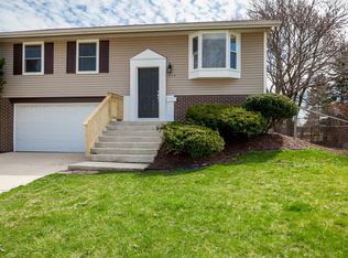 219 Kirman Ave, Romeoville, IL 60446