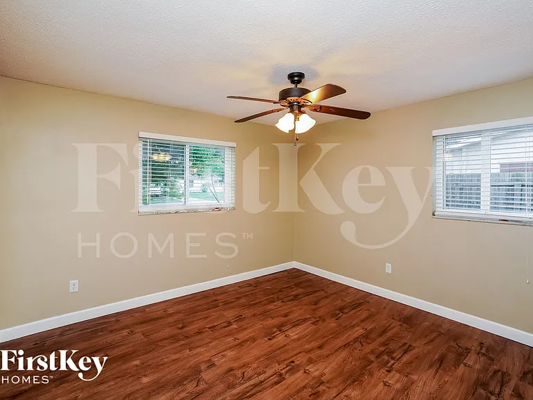 2310 Nellie St — Photo 10