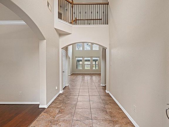 4th image of 20801 Sheridan Heights Ln
