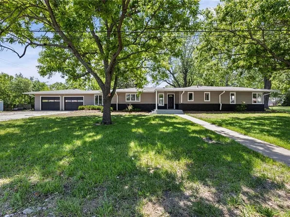 204 E 14th St, Ottawa, KS 66067