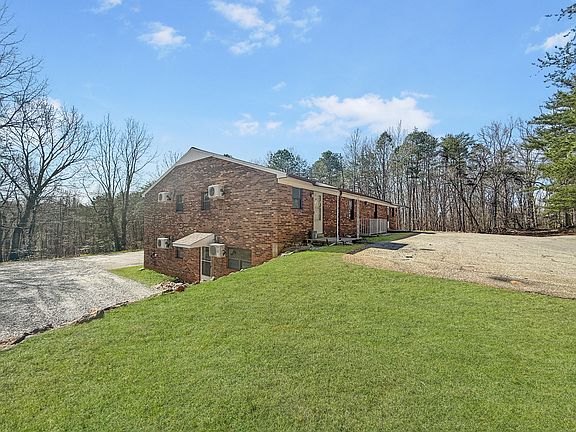2nd image of 79 Ridgemont Cir