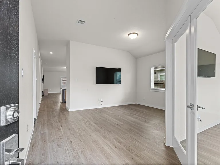 21409 Mary Myrtle St — Photo 4