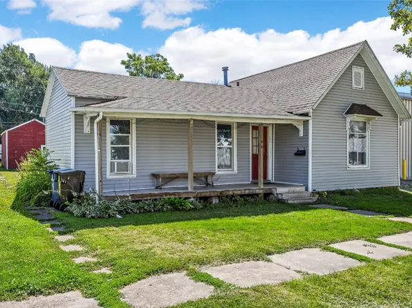 106 Meridian St, Tipton, IA 52772