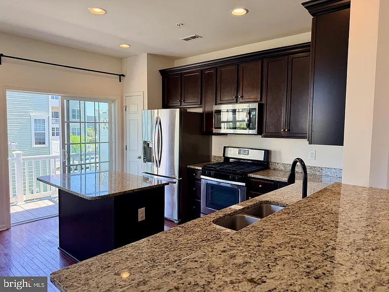 3744 Green St — Photo 8
