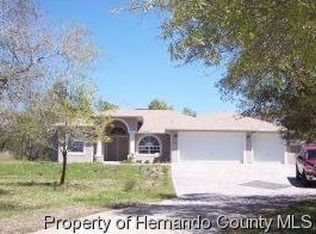 8326 Warbler Rd, Weeki Wachee, FL 34613