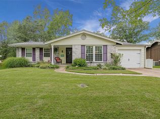 905 Brookvale Ter, Ballwin, MO 63021