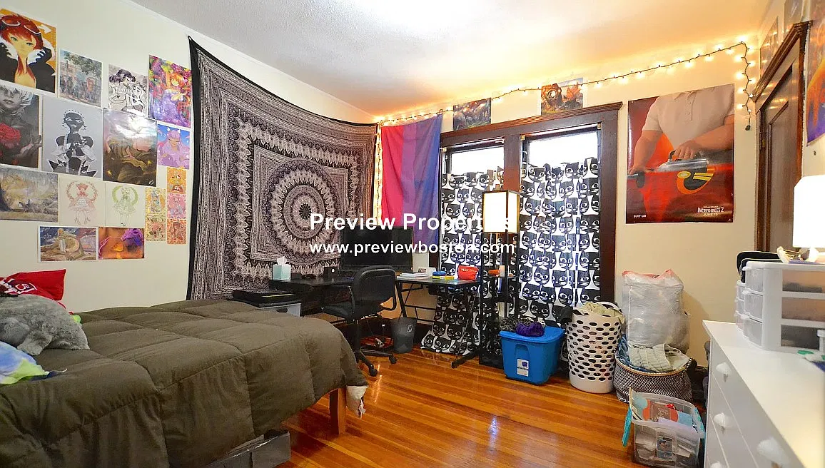 3 bed, 1000 sqft, $3,000 — Photo 4