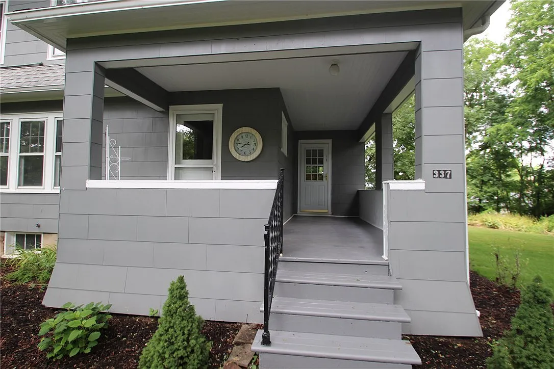 4 bed, 1.5 bath, 1606 sqft, $2,300 — Photo 3