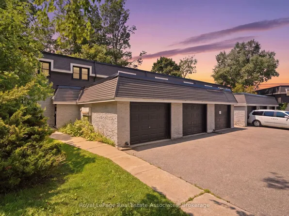 509 Quiet Pl #1, Waterloo, ON N2L 5L6
