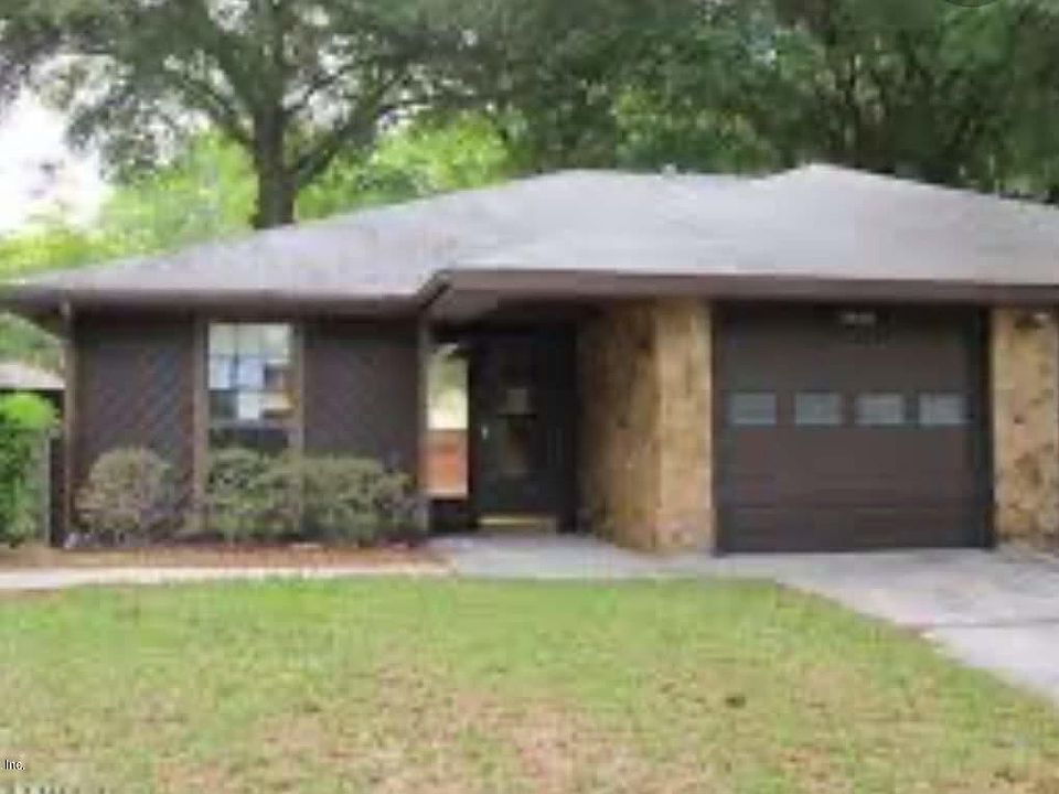 1st image of 7453 Colony Cove Ln