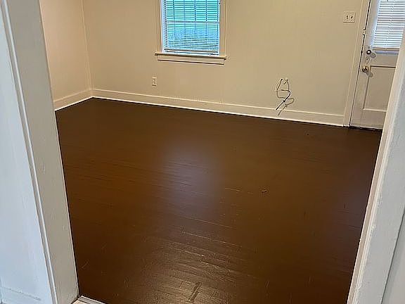 Living room entry to kitchen