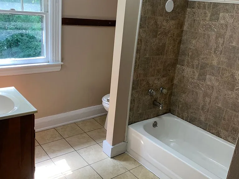 1110 Laird Ave — Photo 13