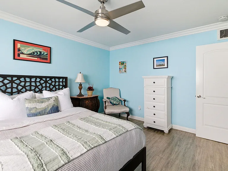 1600 Ardmore Ave #219 — Photo 17