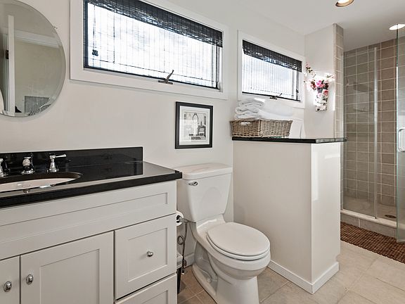 5th image of 205 Greenwich St