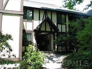 1st image of 28-2 Foxwood Dr