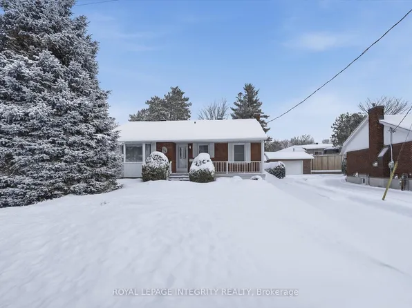 39 Appleford St, Ottawa, ON K1J 6T7