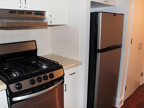 5th image of 14 W 68th St APT 03