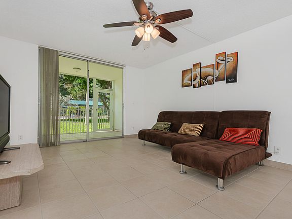 4th image of 1000 NE 12TH Avenue #104