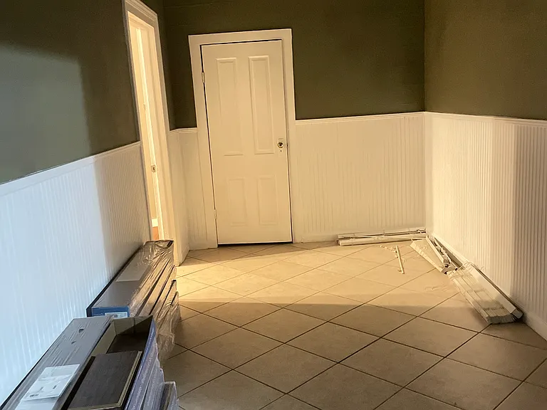 87 E College St — Photo 6
