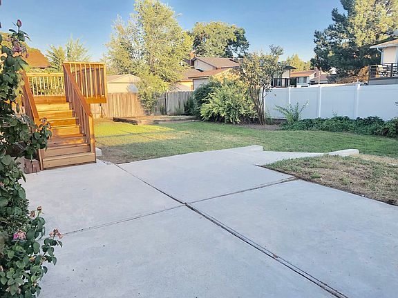 2nd image of 3339 W Meadowbrook Cir