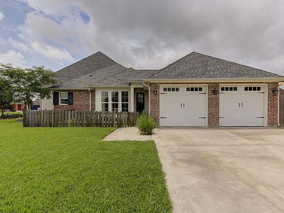 5th image of 100 Brook Hill Dr