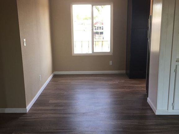 4th image of 4203 Louisiana St #28