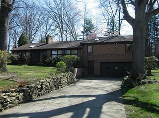 375 S Oakdale Ave, Hermitage, PA 16148